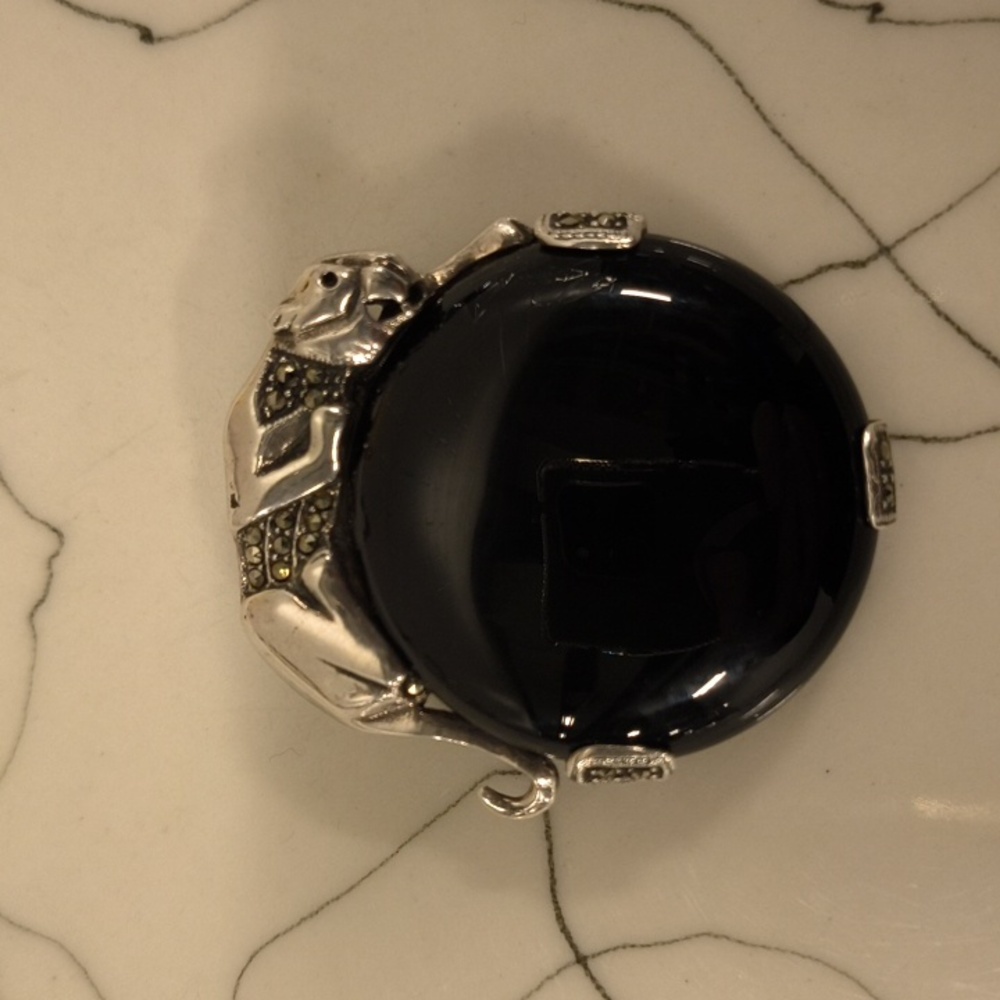 Vintage .925 Sterling, Onyx, & Marcasite Panther Brooch Or Pendant - Picture 17 of 17